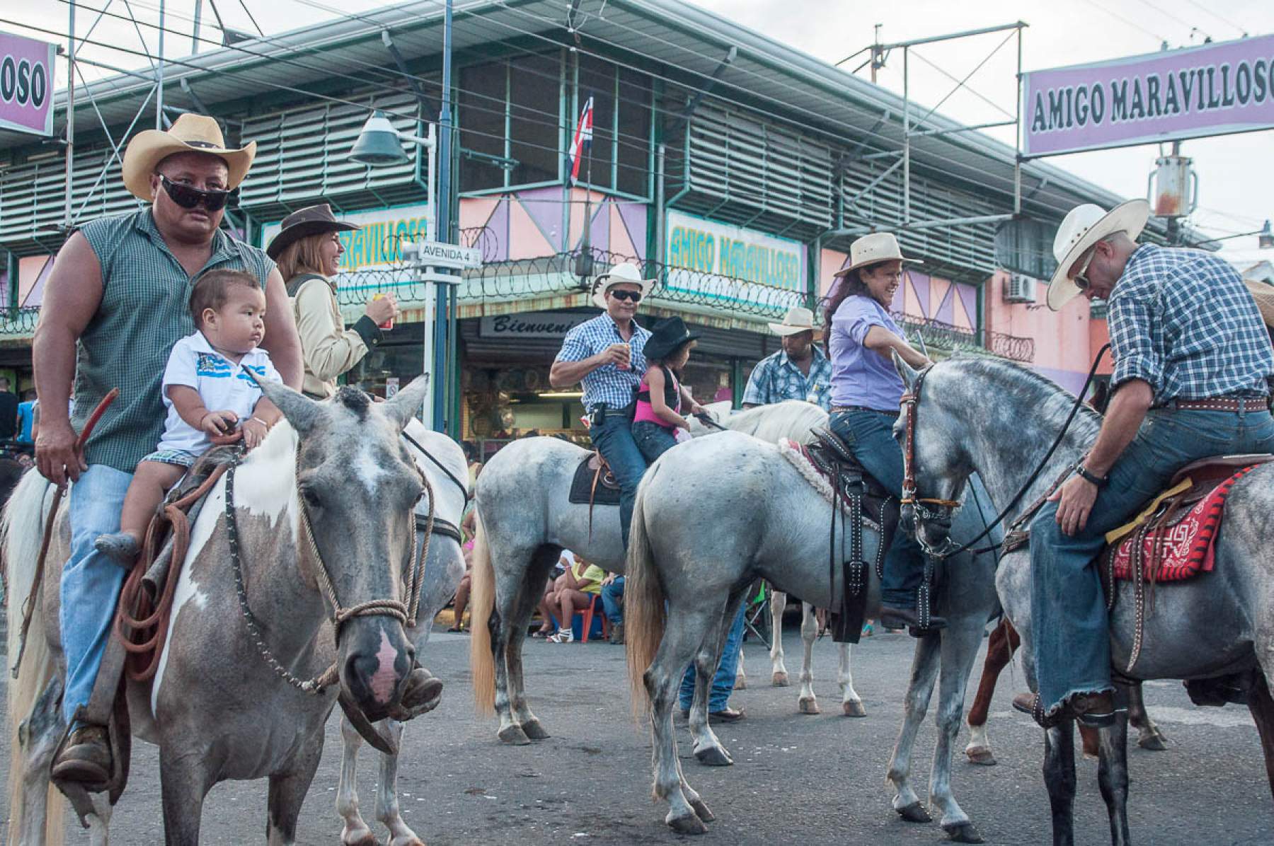 Cavaliers à Puerto Limon au Costa-Rica