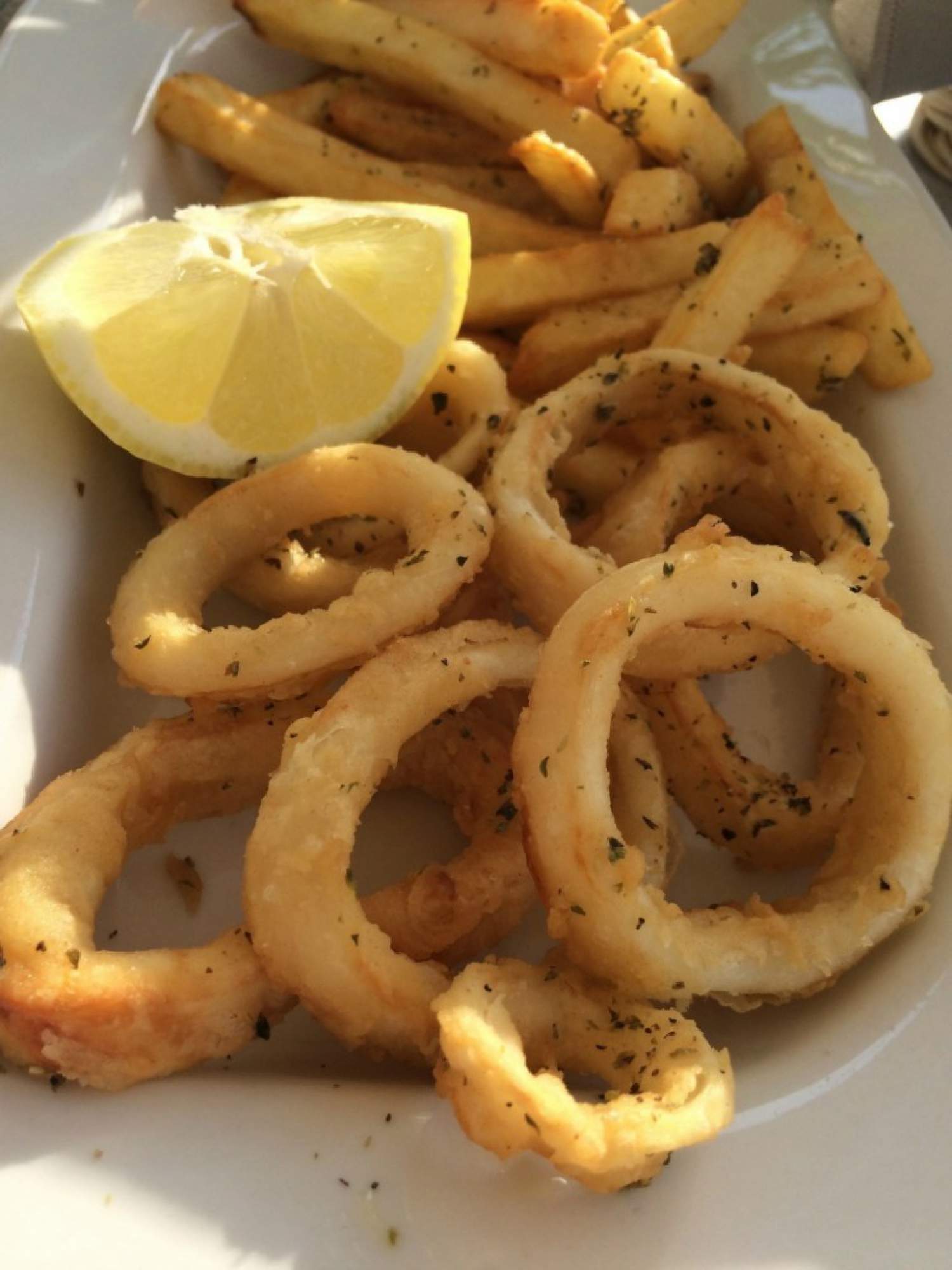 Calmars frits du restaurant Psaraki, Santorini