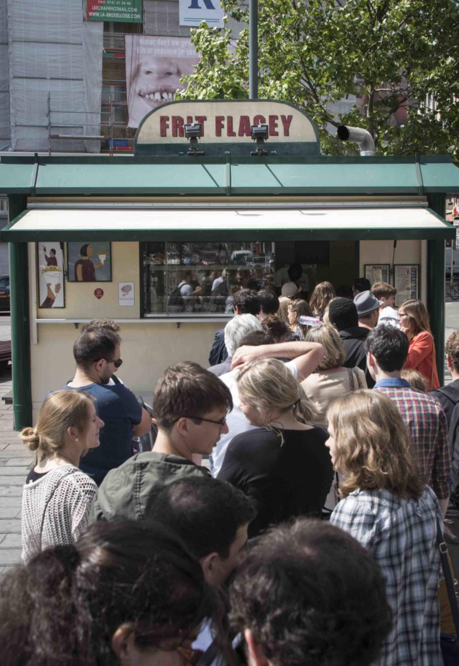 Fameuse friterie Frit Flagey de Bruxelles