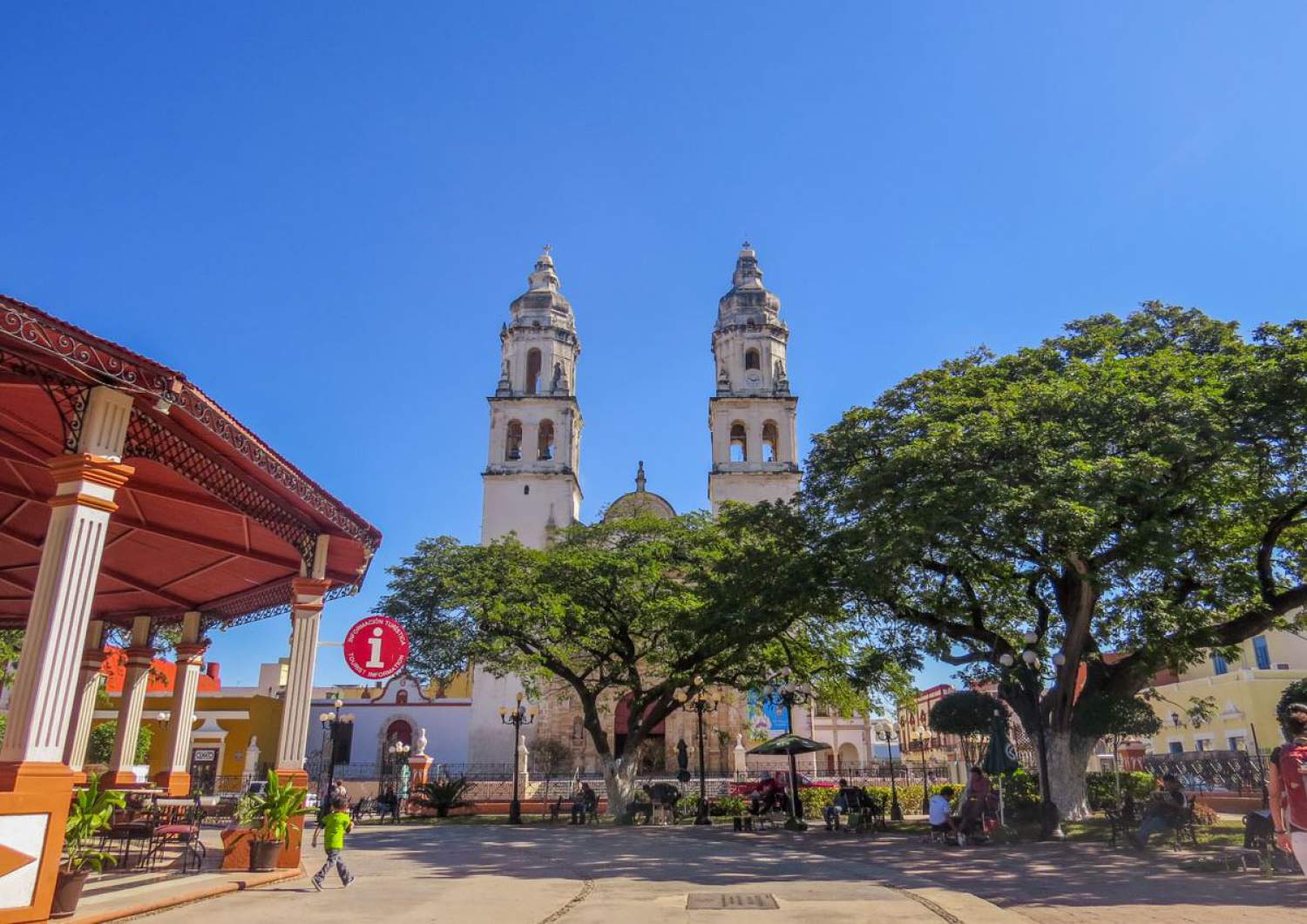Le Zocalo, place centrale de Campeche