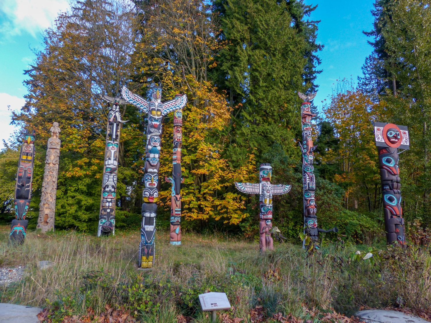 Stanley Park totem poles - Vancouver un autumn